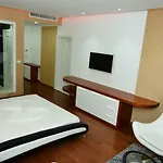 Rafaelo 5*